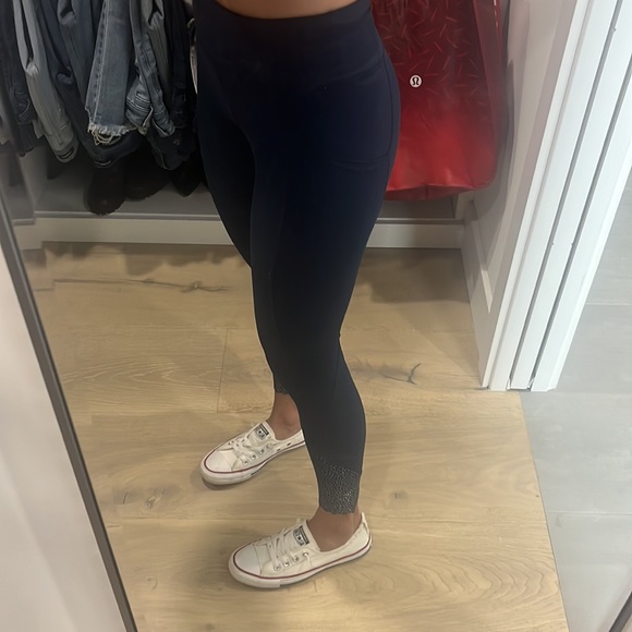 Lululemoon pants on dark blue size 0. - Picture 4 of 8